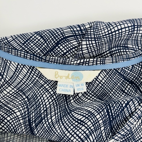 Boden Long Sleeve Navy White Sketch Print Button Down - Picture 3 of 6